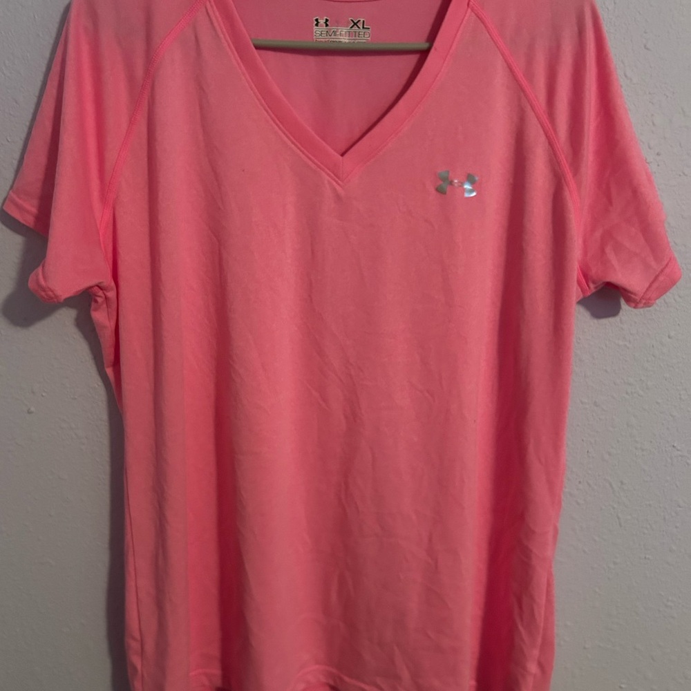 Under Armour Bright Pink V-Neck Tee HeatGear Sz XL